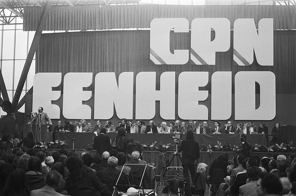 Overview of the hall during the CPN meeting in Amsterdam, 1976