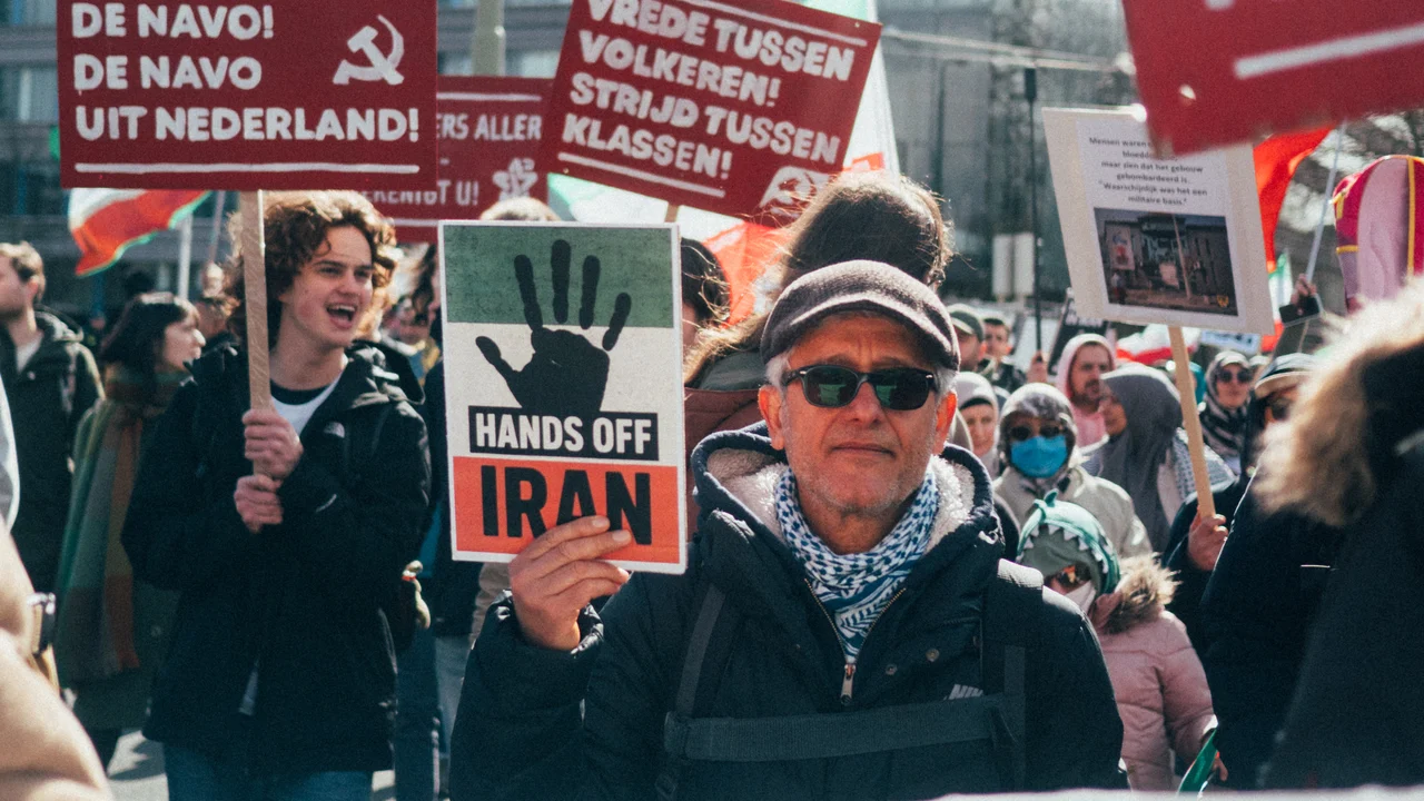 Vanaf het begin van de oorlog met Iran, kwamen de NCPN en CJB in actie voor vrede en tegen elke Nederlandse betrokkenheid.